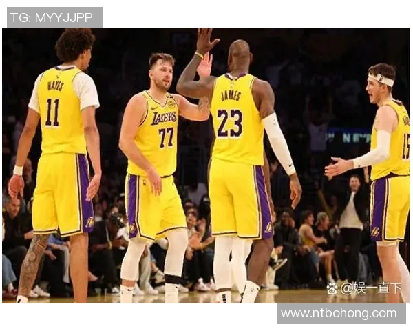 湖人队与快船队历史交锋战绩分析及近期表现对比